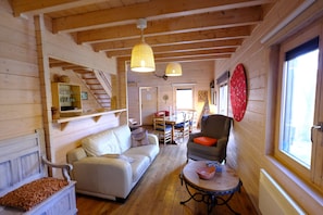 Comfort Chalet, Ensuite | Lounge