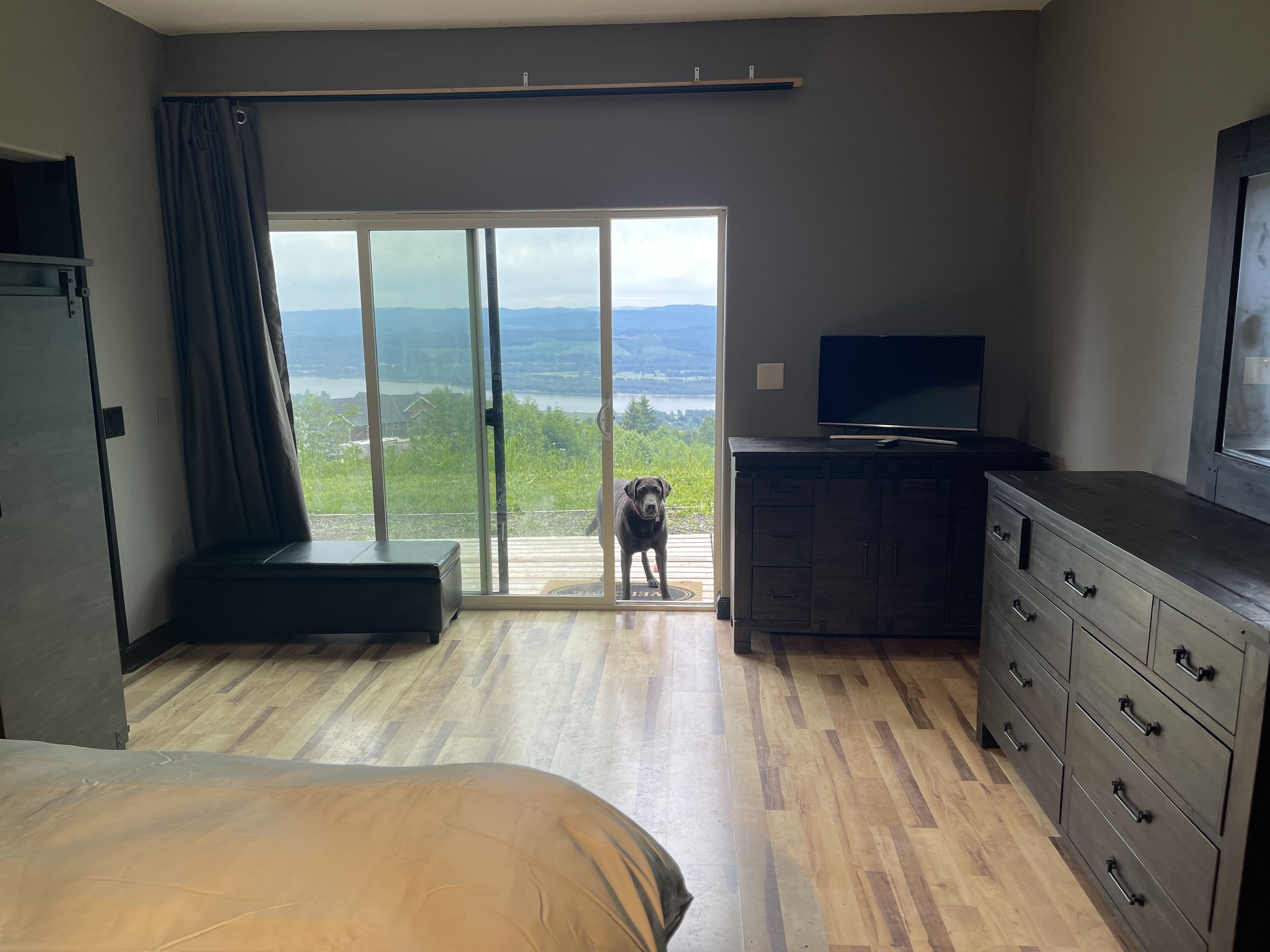 2 bedrooms, travel cot, free WiFi, bed sheets