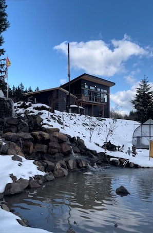 Exterior. Mountain Retreat