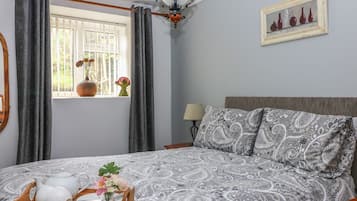 Cottage | 1 bedroom, individually decorated, individually furnished, free WiFi