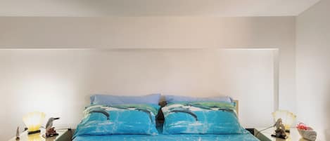 2 bedrooms, iron/ironing board, bed sheets