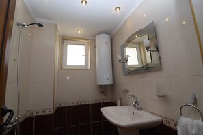 Dusche, Handtücher, Seife, Toilettenpapier