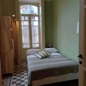 2 chambres, bureau, fer et planche à repasser, Wi-Fi gratuit