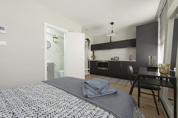 1 bedroom, WiFi, bed sheets