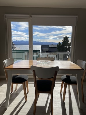 In-room dining - Acqua Apartments Bariloche  (San Carlos de Bariloche)