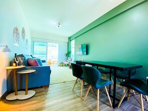 Comfort Apartment | Living area | TV - Beach Place Cumbuco por Be My Guest (Caucaia)