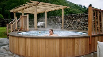 Bain à remous extérieur