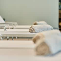 Sauna, bain à remous, hammam, soins corporels, soins d'hydrothérapie