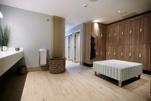 Sauna, bain à remous, hammam, soins corporels, soins d'hydrothérapie