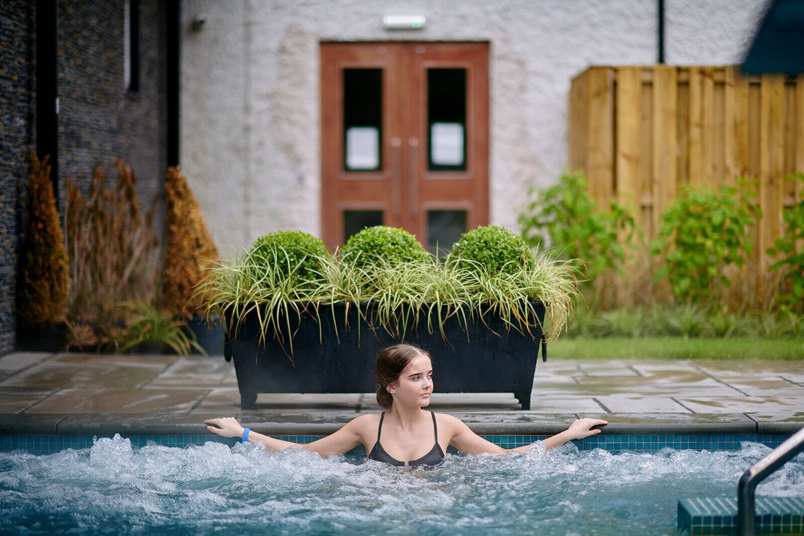 Indoor/outdoor pool