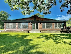 Exterior - Seven Oaks sleeps 8, outdoor adventures (Quapaw)