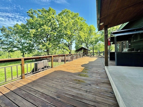 Seven Oaks sleeps 8, outdoor adventures