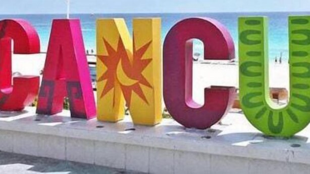 Grandes letras coloridas que deletrean 