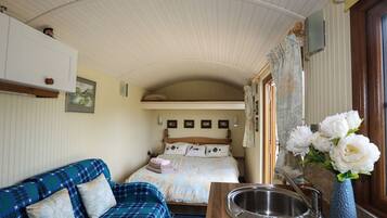 Cottage | 1 bedroom, individually decorated, individually furnished, free WiFi