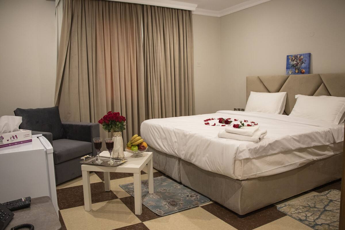Deluxe-Zimmer | 2 Schlafzimmer, schallisolierte Zimmer, Bügeleisen/Bügelbrett