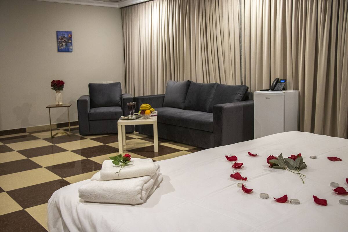 Junior-Zimmer | 2 Schlafzimmer, schallisolierte Zimmer, Bügeleisen/Bügelbrett