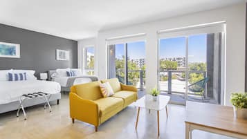 Deluxe Studio | 2 bedrooms, blackout curtains, iron/ironing board, free WiFi