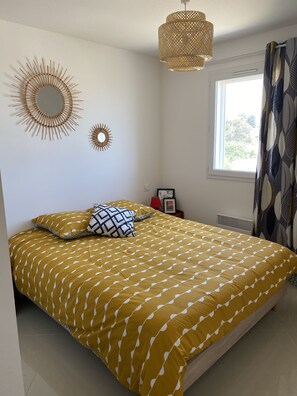 2 bedrooms, iron/ironing board, travel cot, bed sheets