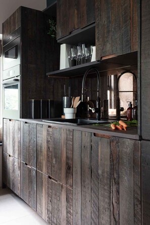 Refrigerador, microondas, horno, placa de cocina