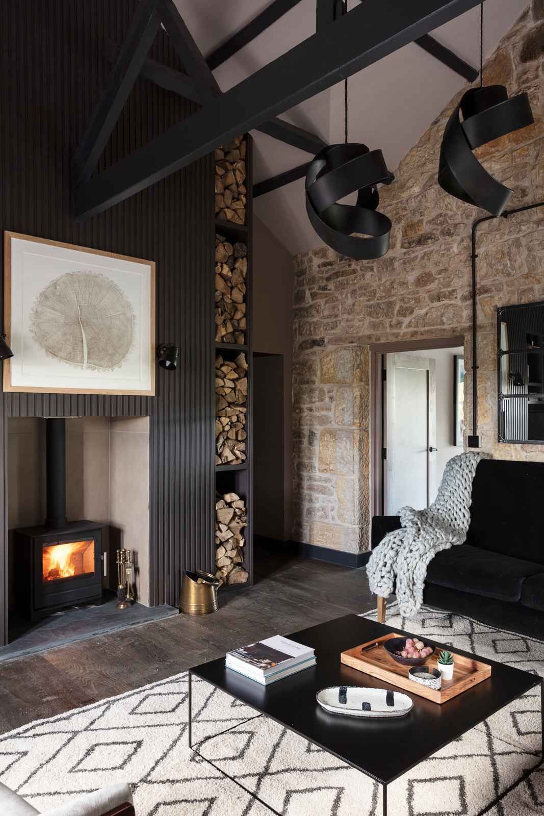 Cottage | Living room | Fireplace