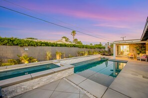 Pool - Designer dream with fireplace, game room, private pool, outdoor kitchen, firepit (Palm Springs)