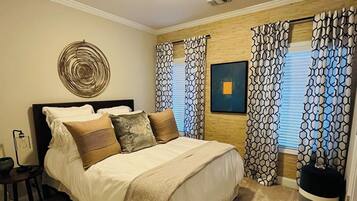 2 habitaciones, tabla de planchar con plancha, wifi y ropa de cama