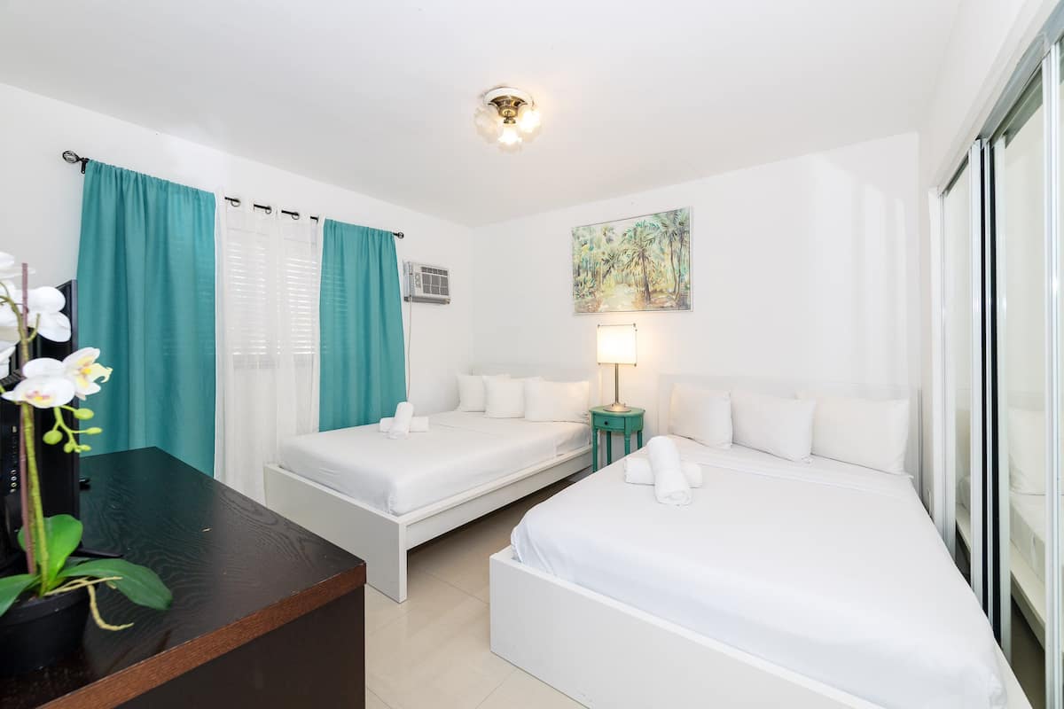 Traditional Apartment | 2 bedrooms, iron/ironing board, free WiFi, bed sheets