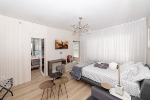 Deluxe Studio | Individually decorated, individually furnished, blackout drapes - OCEAN DRIVE APARTMENTS (Miami Beach)