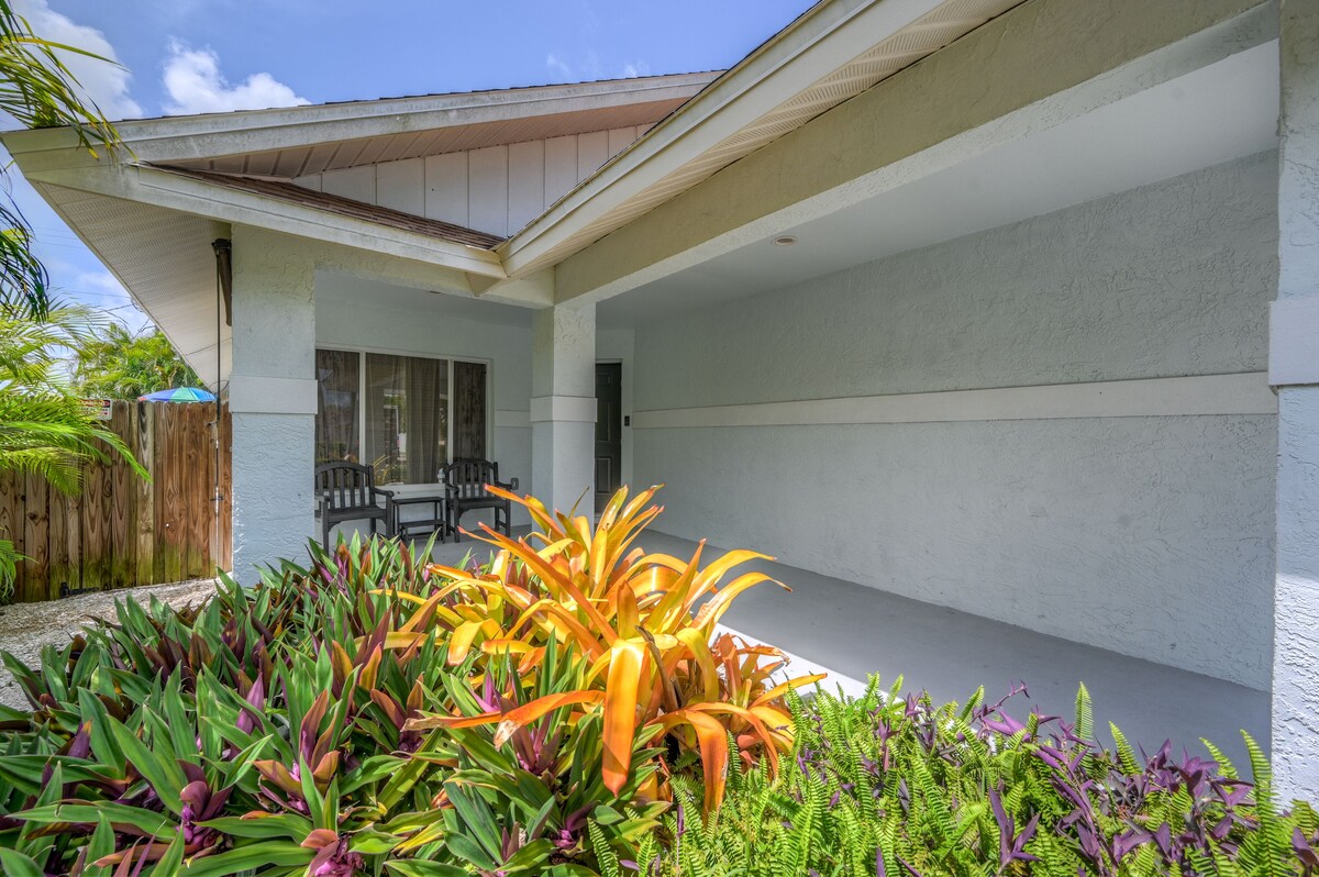 Photo 3 of Pool/Spa Home biking distance to the beach!