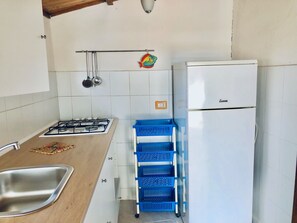 雪櫃、焗爐、爐具、廚房用具/餐具/器皿