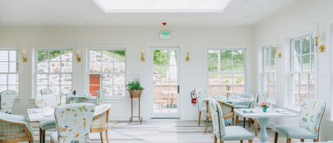 Petit déjeuner composé de spécialités régionales compris tous les jours