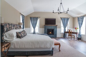 Luxury Room 6 - The George, 1 King Bed,  Fireplace | Premium bedding, down comforters, individually decorated