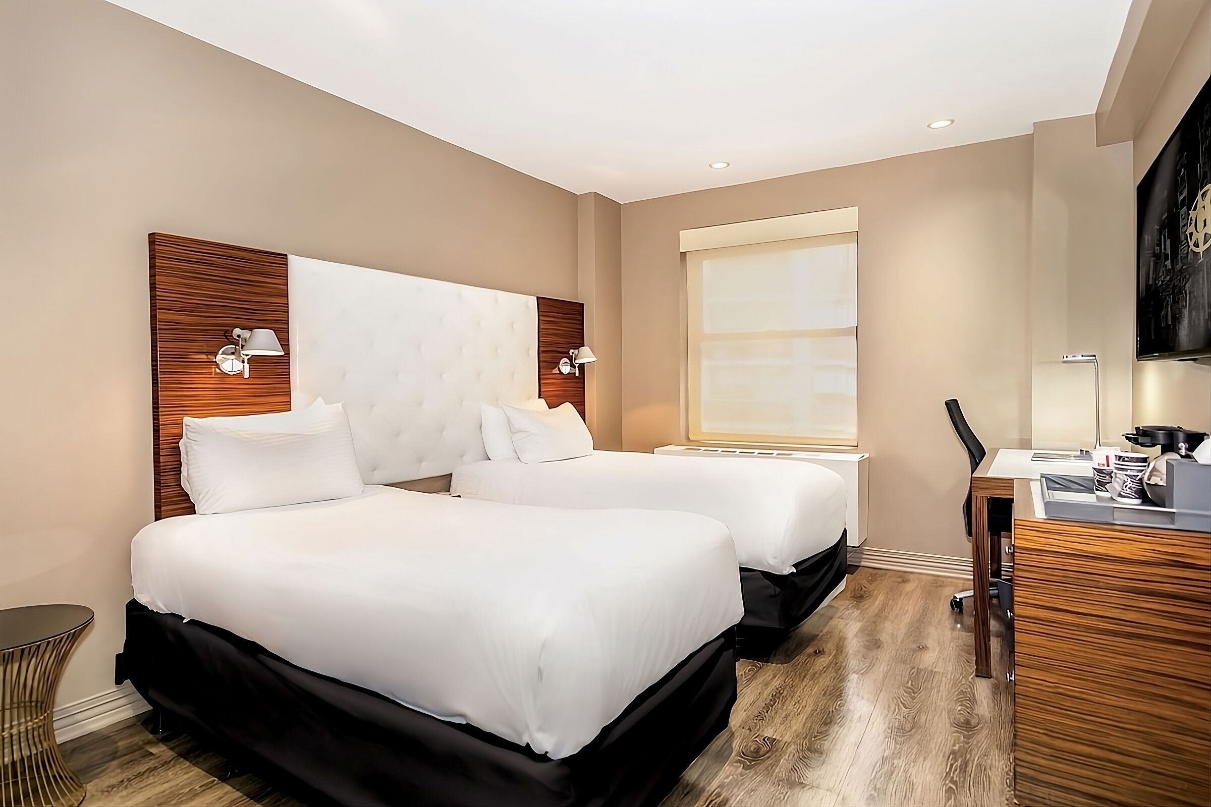 Twin Twin Room at The Gallivant Times Square
