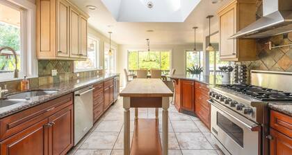 EV Charger Walk to Lake/ Minutes from Marymoor/Downtown/Seattle