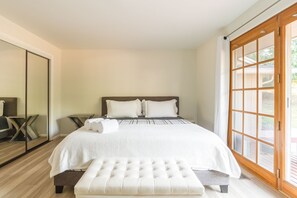 4 Schlafzimmer, Schreibtisch, Bügeleisen/Bügelbrett, kostenloses WLAN