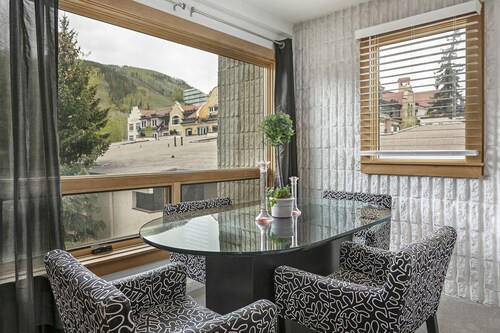 Lionshead Village Condo, Perfect Location 100 Yards from Slopes, Hot Tub!