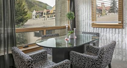 Lionshead Village Condo, Perfect Location 100 Yards from Slopes, Hot Tub!