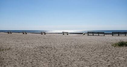 Hampton North Beach Condo steps from beach