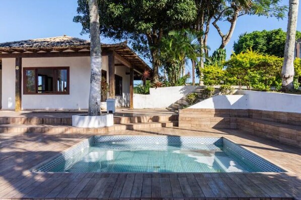 Piscina externa, piscina aquecida