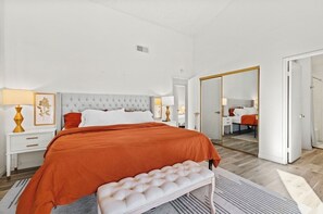 3 bedrooms, iron/ironing board, travel crib, free WiFi - Spacious 3B-2B Home with High Ceilings & Large Yards (Lancaster)