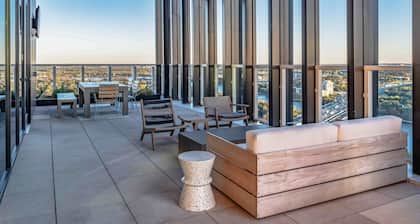Riverside 30th floor penthouse Rainey St condo with the best view in Austin