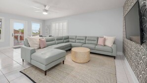 Smart TV, ping pong - TropiCorner - Ocean Views/Hot Tub/Steps to Beach (St. Augustine)