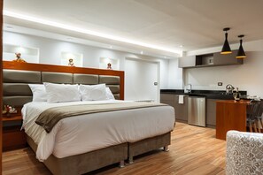 1 Schlafzimmer, Schreibtisch, WLAN, Bettwäsche