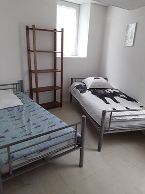 2 chambres, fer et planche à repasser, Wi-Fi gratuit