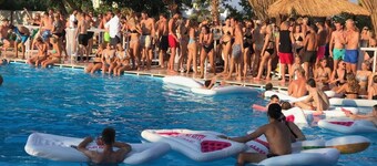 BLACK AMBER BOUTIQUE HOTEL