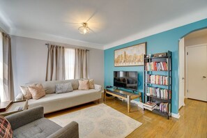 Smart TV, fireplace, DVD player, books