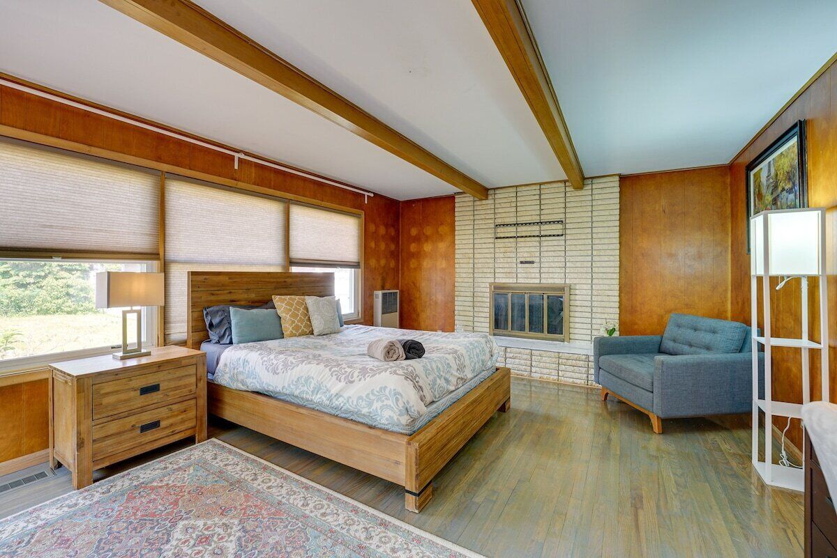 6 عدّة غرف نوم ومكتب ومكواة/لوح كي وسرير سفر