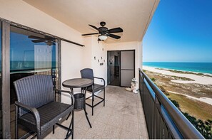 Terrace/patio - Beachfront condo on Sand Key with balconies facing both Beach & The Intracoastal (Clearwater)