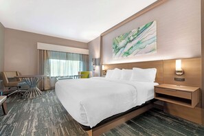 Phòng Tiêu chuẩn, 1 giường cỡ king, không hút thuốc | Bàn, màn/rèm cản sáng, bàn ủi/dụng cụ ủi quần áo 