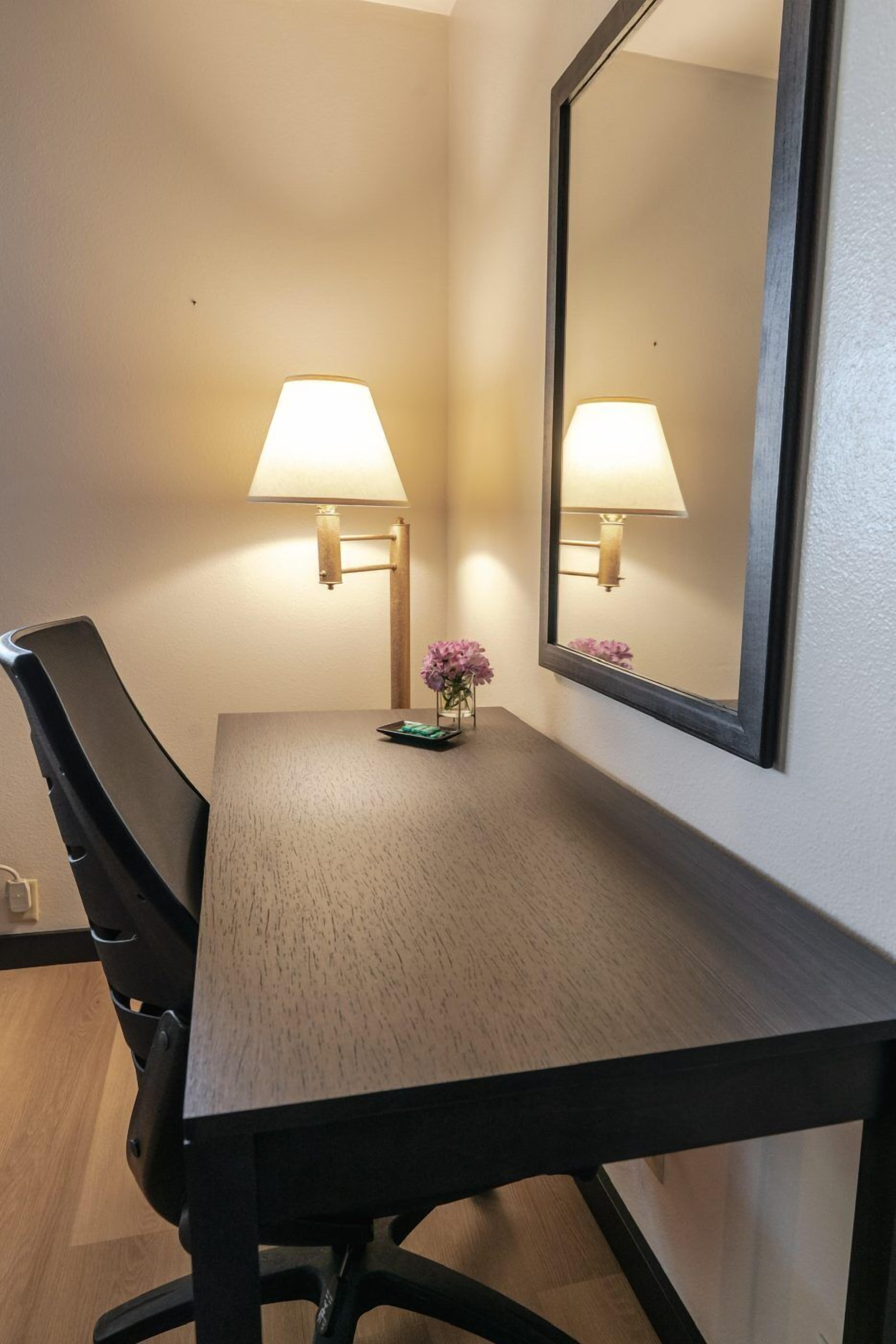 1 bedroom, premium bedding, select comfort beds, desk